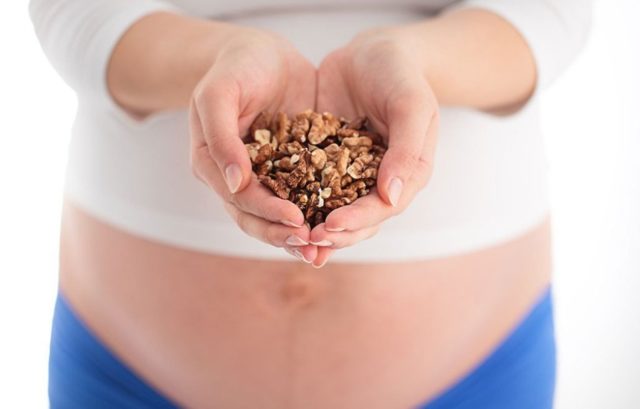 беременным женщинам можно есть орехи на ранних и поздних сроках