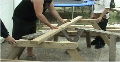 Делаем деревянный уличный стол для дачи: подробная инструкция (+ фото и видео)