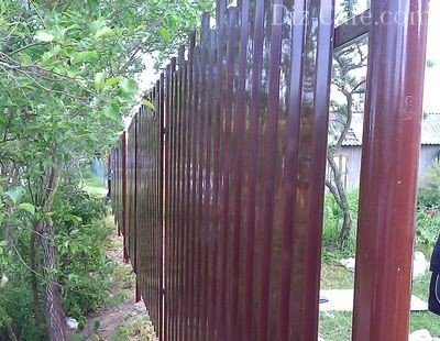 Делаем забор из металлического забора - старый забор по-новому