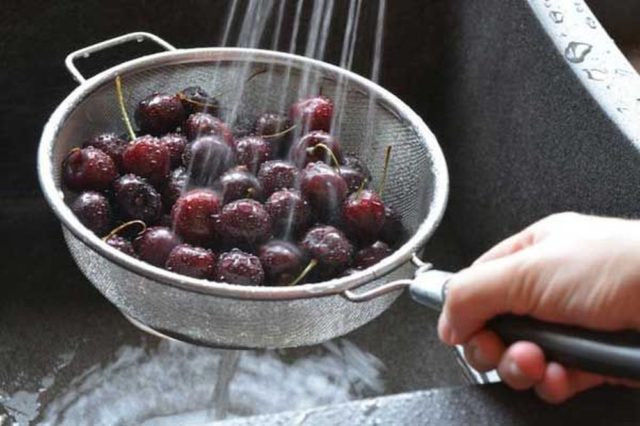 Рецепты приготовления компота из вишни и смородины на зиму