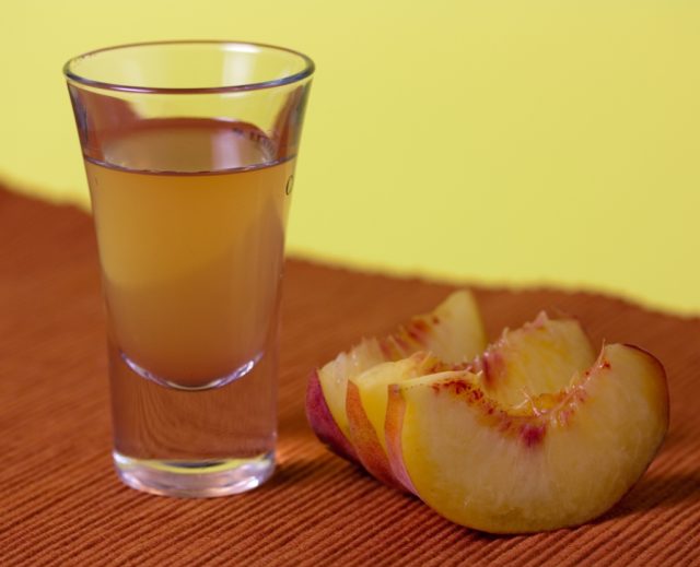 Рецепты настойки из персика в домашних условиях