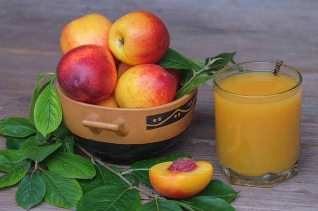 Рецепты приготовления домашнего персикового сока на зиму