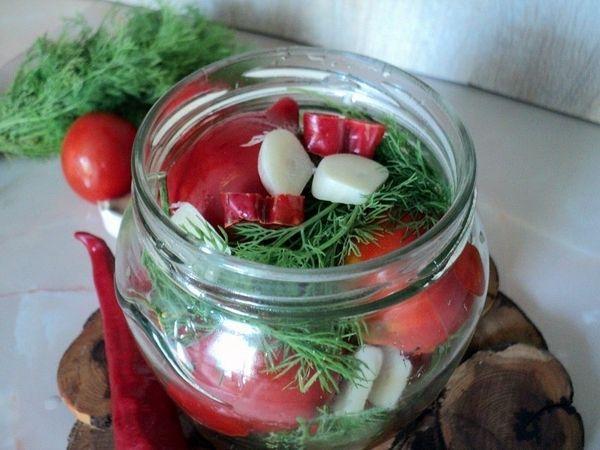 16 лучших рецептов маринованных острых помидоров на зиму
