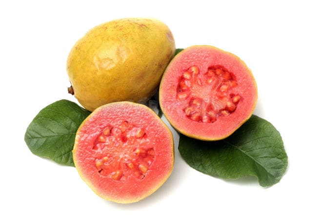 Гуава — экзотический фрукт с цитрусовым вкусом: мексиканцы в восторге