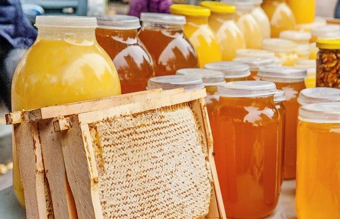 Какой мед лучше и полезнее - темный или светлый сорта, их отличия