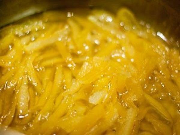 Пошаговый рецепт, как приготовить вкусные цукаты из цедры лимона в домашних условиях