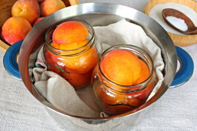 ТОП-4 рецепта заготовки консервированных персиков в сиропе на зиму