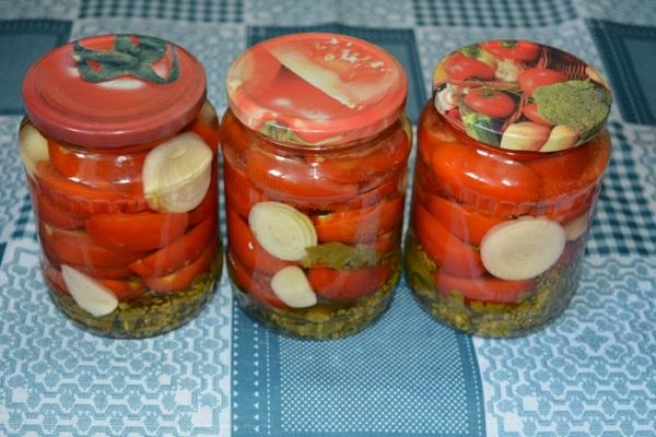ТОП-6 вкуснейших рецептов консервированных помидоров с чесноком на зиму